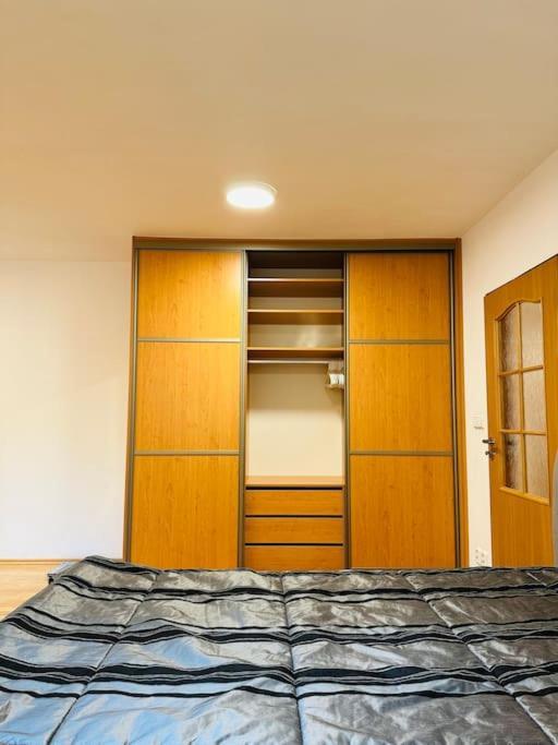 Family-Friendly Prague 5 Stay Luaran gambar