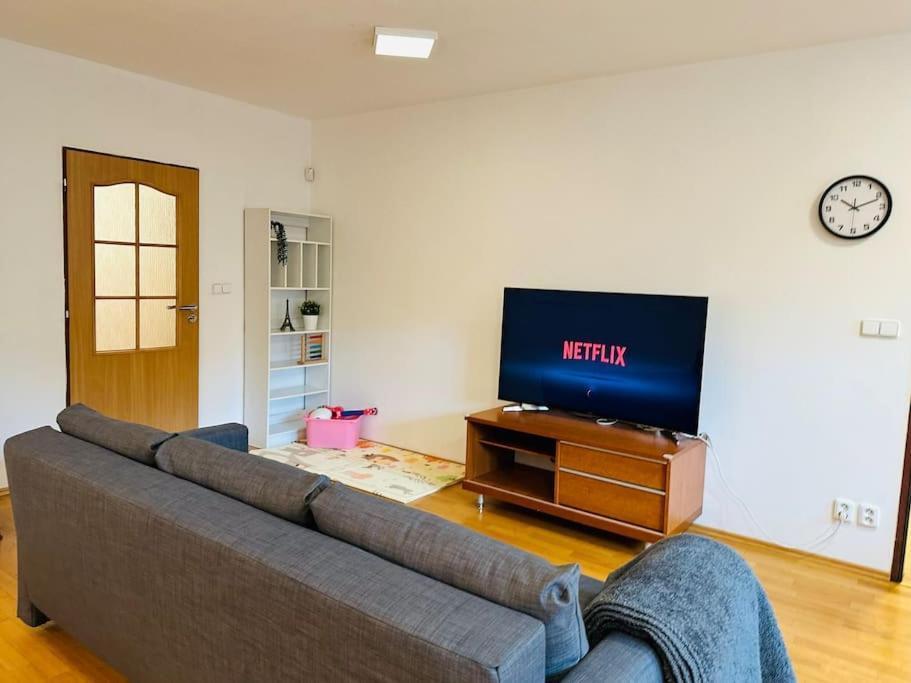 Family-Friendly Prague 5 Stay Luaran gambar